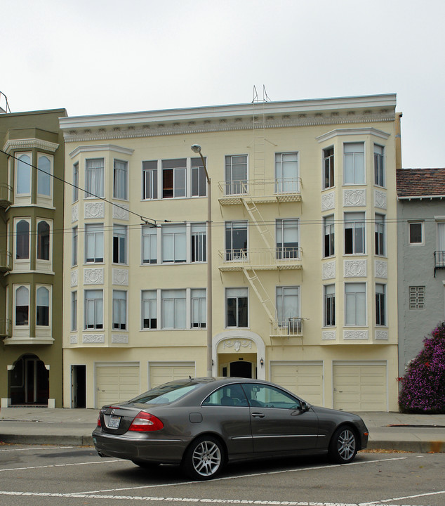 3737 Fillmore St in San Francisco, CA - Building Photo