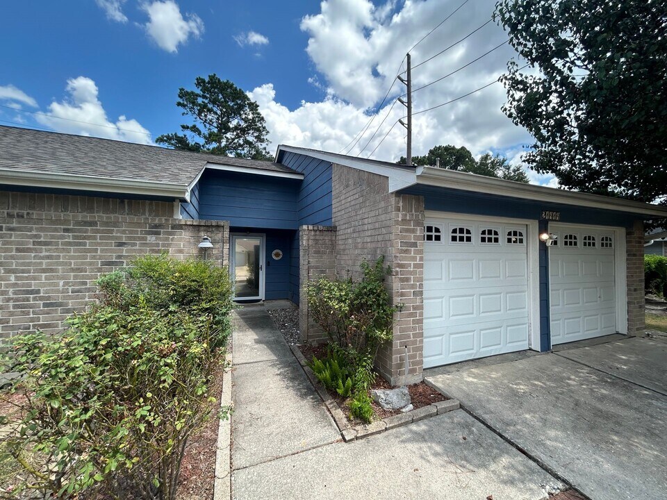 21414 Golden Dove Dr in Spring, TX - Foto de edificio