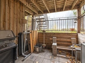 3180 Rue Sainte-Catherine E in Montréal, QC - Building Photo - Building Photo