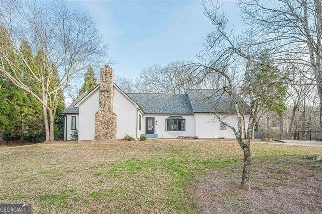 property at 4562 Columns Dr SE