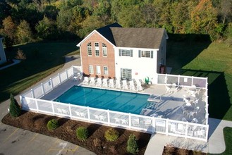 Wildwood Apartments in East Troy, WI - Foto de edificio - Building Photo