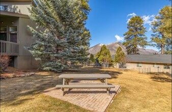 2645 Valley View Dr in Flagstaff, AZ - Building Photo - Building Photo
