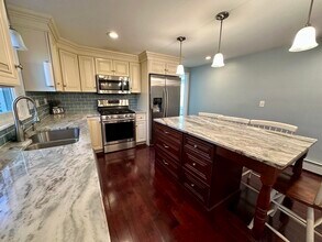 31 Whitmun Rd in Longmeadow, MA - Building Photo - Building Photo