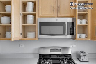 2762 Hampton Pkwy-Unit -FL3-ID601 in Evanston, IL - Building Photo - Building Photo