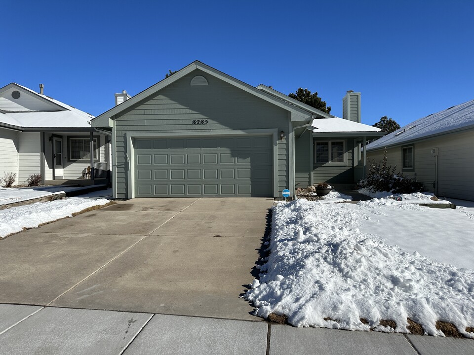 8285 Telegraph Dr in Colorado Springs, CO - Foto de edificio