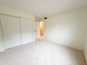 2 Shanbrook Dr in Rochester, NY - Building Photo - Building Photo