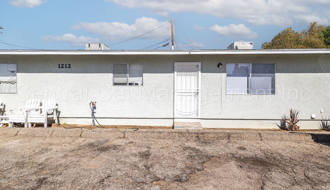 1212 California St in Bakersfield, CA - Building Photo