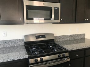 13365 Evanston St in Victorville, CA - Building Photo - Building Photo