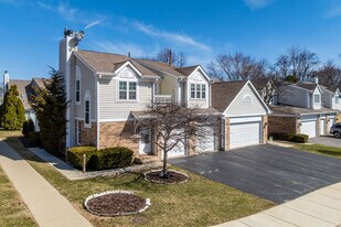 Hidden Cove Condominium in Palatine, IL - Building Photo