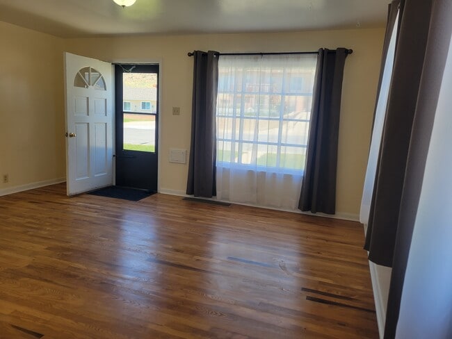 1316 High St in Rawlins, WY - Building Photo - Building Photo