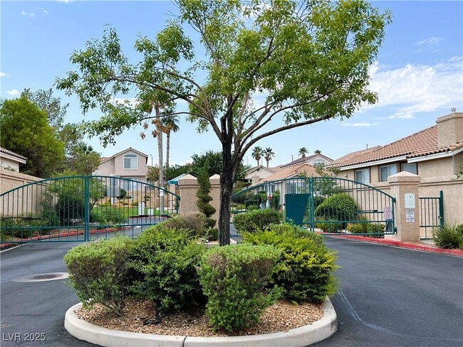 2183 Polynesia Cir in Henderson, NV - Building Photo - Building Photo