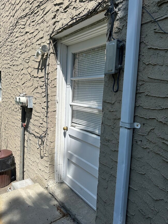 95 Colin St, Unit 1st Floor in Yonkers, NY - Foto de edificio - Building Photo