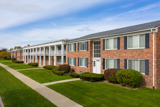 The Haven at Grosse Pointe in Harper Woods, MI - Building Photo - Building Photo