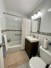 14055 34th Ave, Unit 48 in Flushing, NY - Foto de edificio - Building Photo