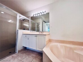 1435 Mariposa Cir in Naples, FL - Building Photo - Building Photo