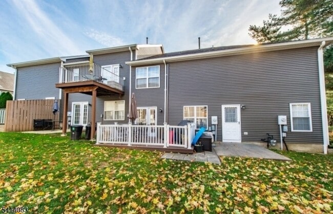 20 S Midland Ave in Kearny, NJ - Foto de edificio - Building Photo