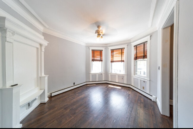216 Wegman Pky, Unit Floor 2