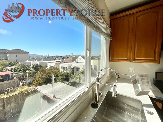 824 Brazil Ave in San Francisco, CA - Building Photo - Building Photo