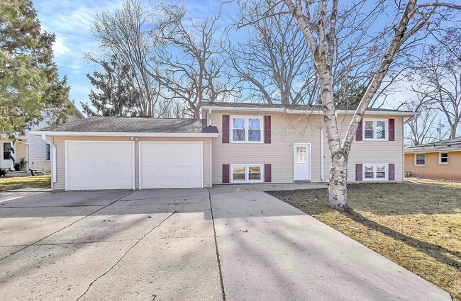 414 N Saint Bernard Dr, Unit 414 N. Saint Bernard Dr.