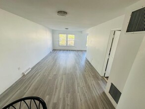 16-11 215th St in Queens, NY - Building Photo - Building Photo