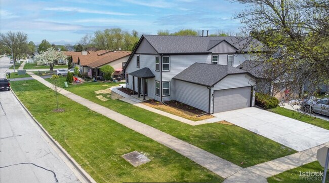 1801 Shetland Rd in Naperville, IL - Building Photo - Building Photo