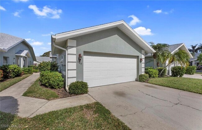 property at 1749 Royal Cir