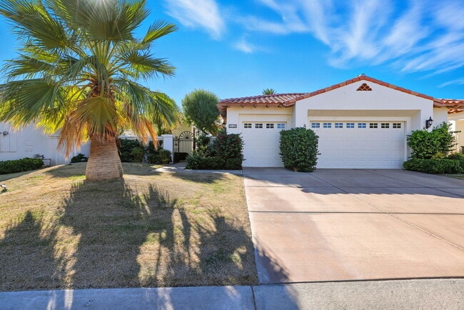 property at 49463 Vía Conquistador