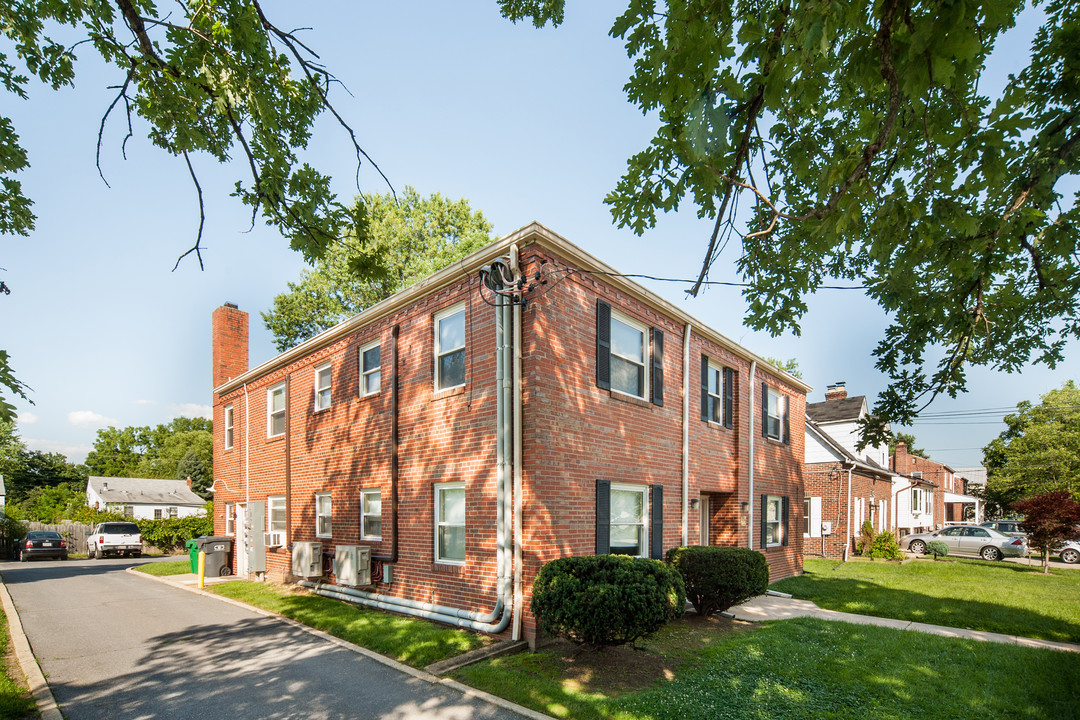 335 Talbott Ave in Laurel, MD - Building Photo