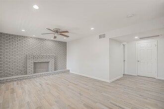 7510 Shadyvilla Ln in Houston, TX - Building Photo - Building Photo