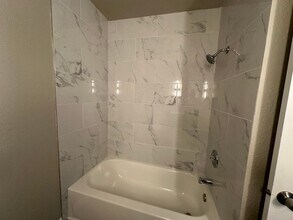 1160 Tollhouse Rd in Clovis, CA - Building Photo - Building Photo