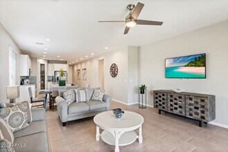 11409 N 165th Ln in Surprise, AZ - Foto de edificio - Building Photo