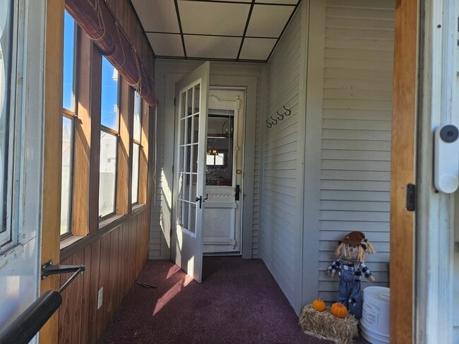 535 1st St, Unit Downstairs in Baraboo, WI - Building Photo - Building Photo