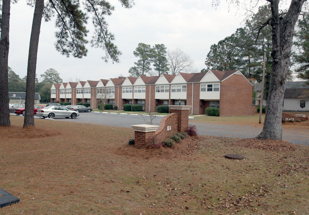 Tudor Place in Conway, SC - Foto de edificio