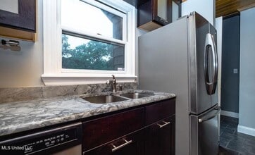 807 Planters Point Dr in Canton, MS - Foto de edificio - Building Photo