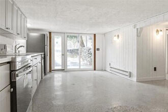 378 Broadway, Unit 3 in Ulster Park, NY - Building Photo - Building Photo