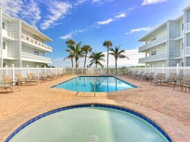 4800 Ocean Beach Blvd, Unit 102 in Cocoa Beach, FL - Building Photo