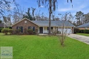 405 Club Dr in Hinesville, GA - Building Photo