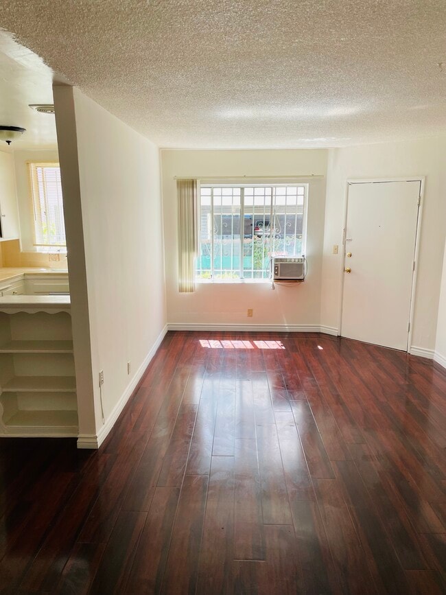 827 N Hudson Ave in Los Angeles, CA - Building Photo - Building Photo