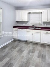 1104 Oak Creek Trail in Birmingham, AL - Building Photo - Building Photo