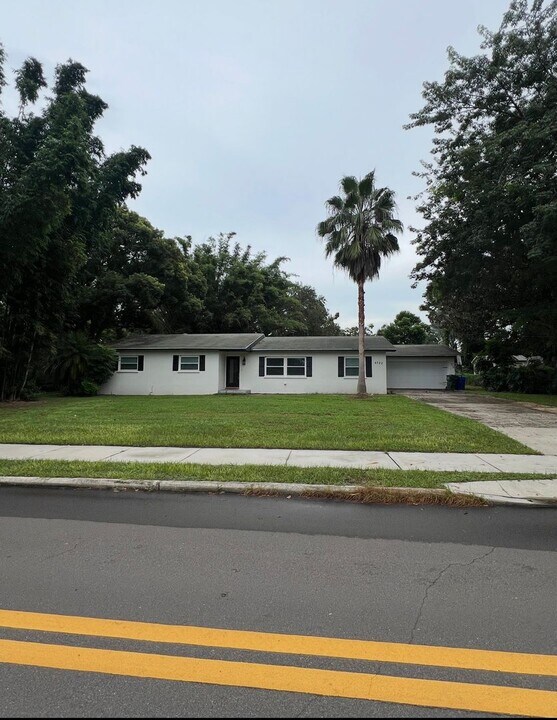 4732 Luce Rd in Lakeland, FL - Foto de edificio