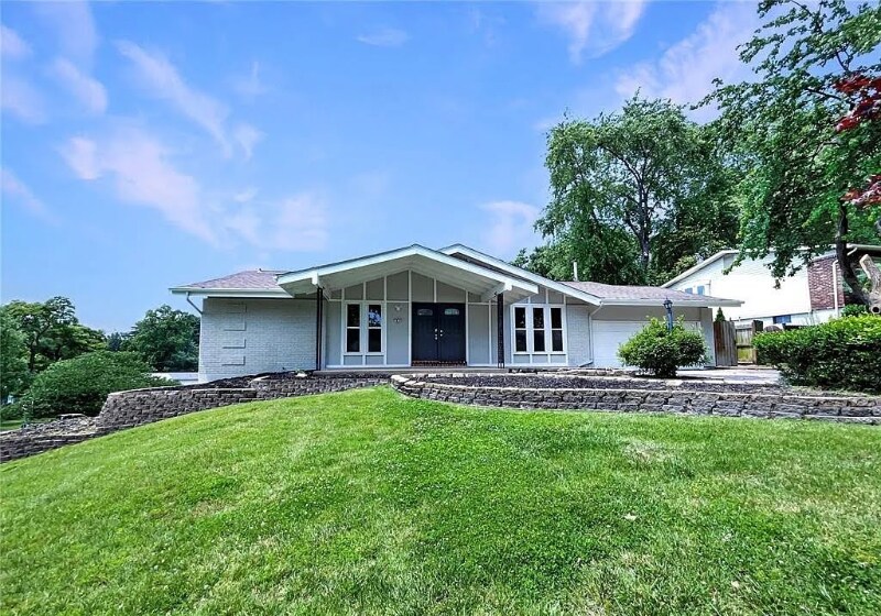 1631 Fairhills Dr in St. Louis, MO - Building Photo