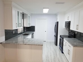 9710 SW 29th St in Miami, FL - Building Photo - Building Photo