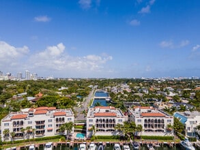 Hemingway Landings Condominiums in Fort Lauderdale, FL - Building Photo - Building Photo