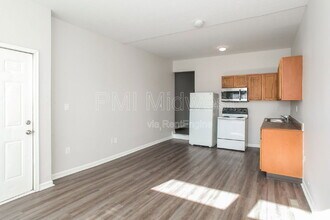 3014 W 10th St in Indianapolis, IN - Foto de edificio - Building Photo