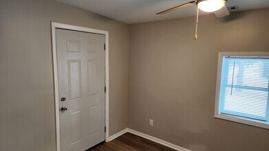 6527 244th Ave in Salem, WI - Foto de edificio - Building Photo