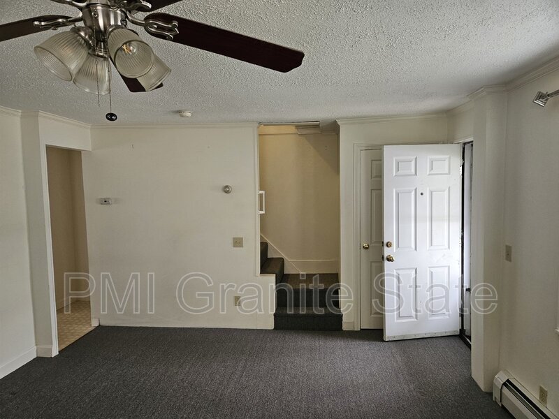 19A Loop Rd in Merrimack, NH - Building Photo