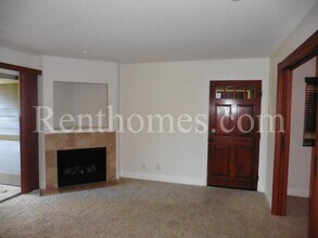 8430-110 Via Mallorca Via in La Jolla, CA - Building Photo - Building Photo