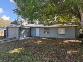 2616 Harmony Ave in North Fort Myers, FL - Building Photo