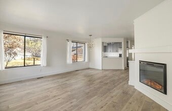 4647 Burgundy Ln in Boulder, CO - Foto de edificio - Building Photo