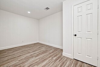 5609 Denmark St in Houston, TX - Building Photo - Building Photo